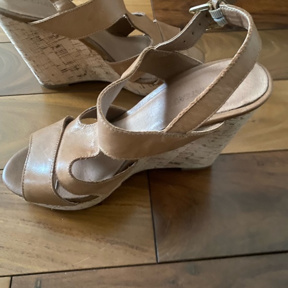 Tan Wedges from Le Château - Picture 3 of 4